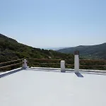 Κατάλυμα σε φάρμα Skyros Refuge