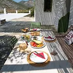 Skyros Refuge