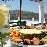 Κατάλυμα σε φάρμα Skyros Refuge