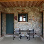 Κατάλυμα σε φάρμα Skyros Refuge