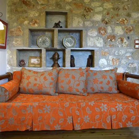 Skyros Refuge Kalamitsa