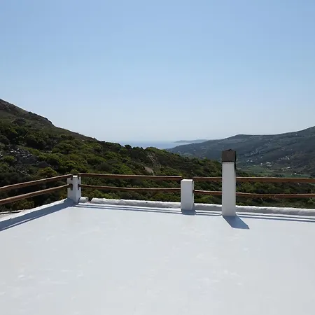 Lantgård Skyros Refuge