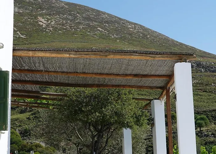 Skyros Refuge 农家乐 *