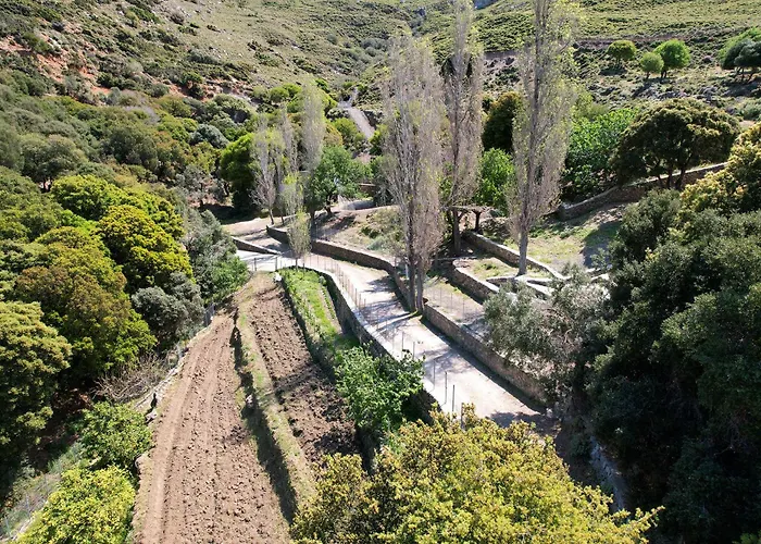 Skyros Refuge Kalamitsa